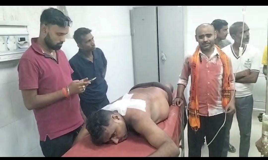कैमूर में दुकानदार को अपराधियों ने मारी गोली, घायल दुकानदार को बनारस किया गया रेफर