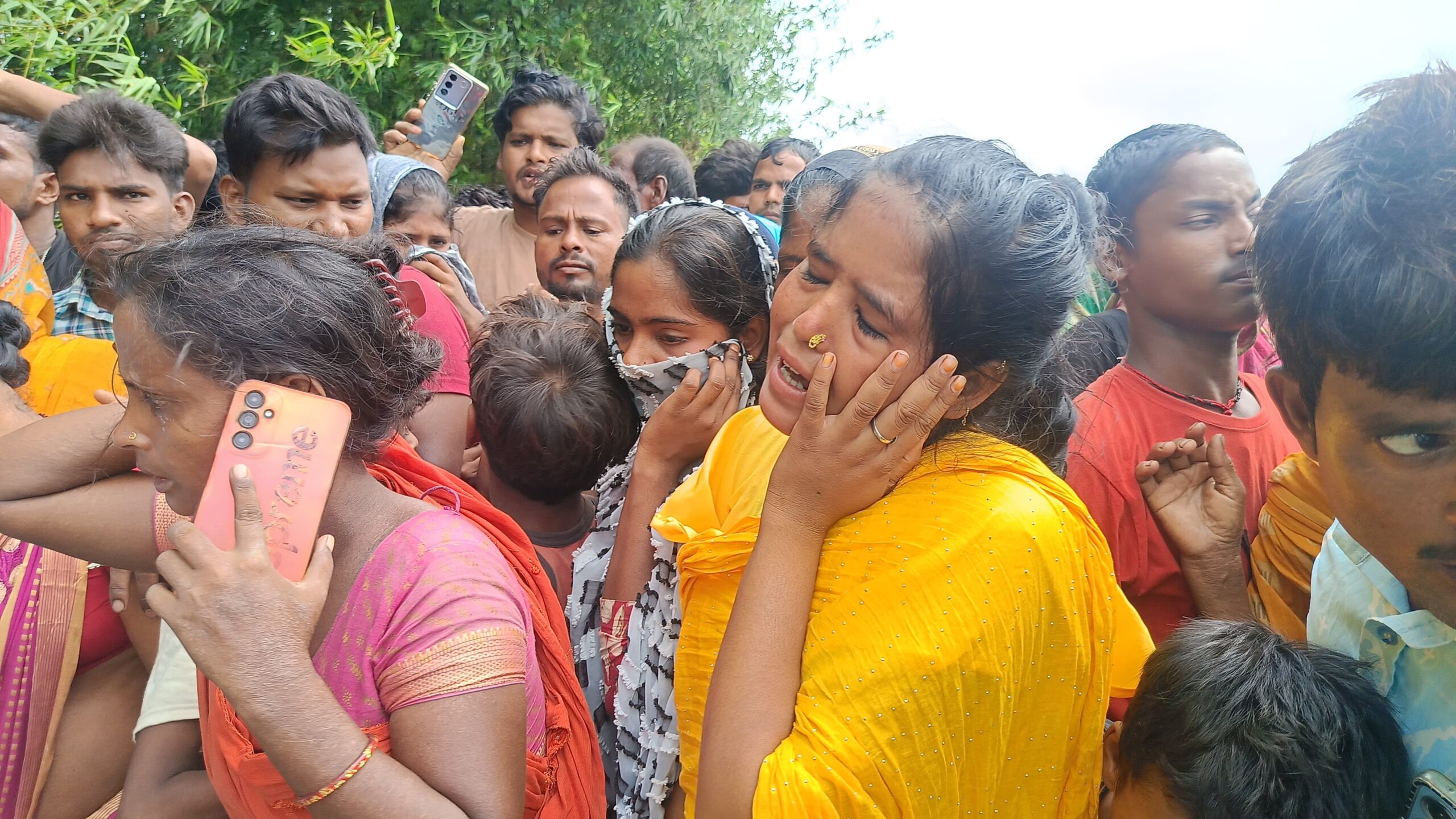 किशनगंज में दवा लेने के लिए निकली महिला की बांस के बीट में मिली लाश, इलाके में सनसनी, हत्या की आशंका