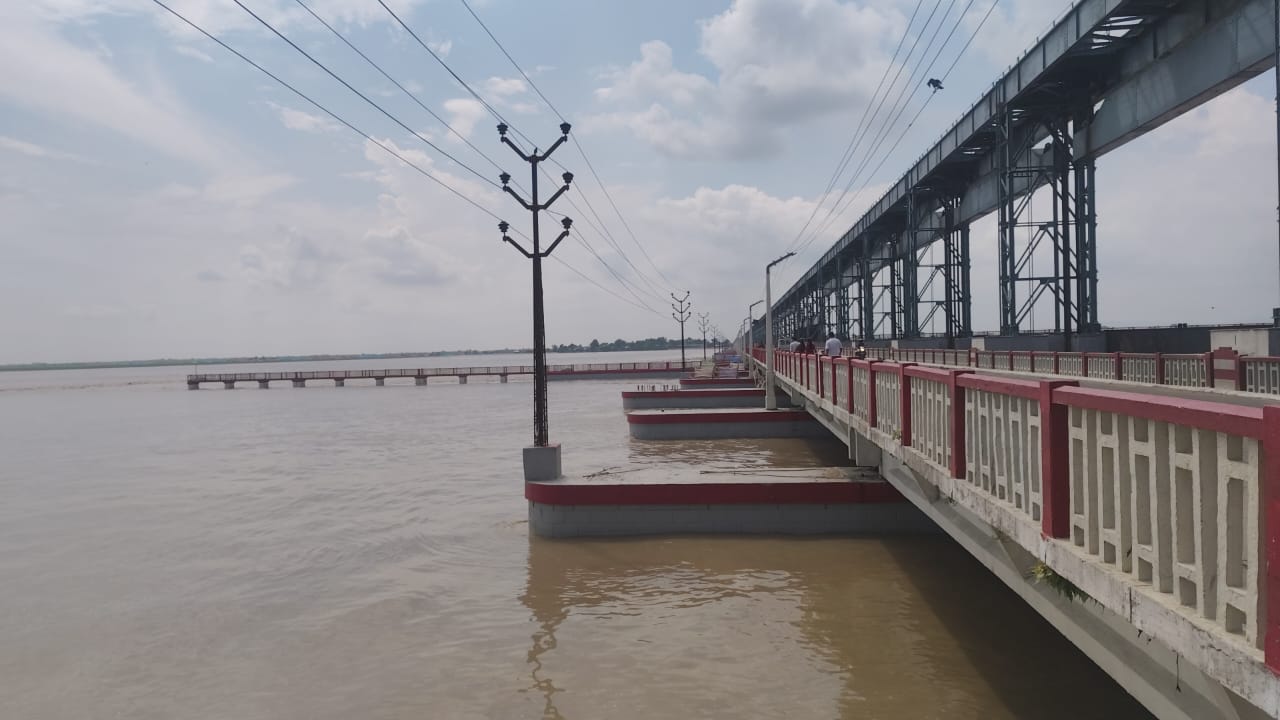 कोसी नदी उफान पर: इस साल का सबसे ऊंचा जलस्तर, 1.94 लाख क्यूसेक के पार