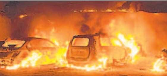 मुजफ्फरपुर में कबाड़ व्यवसायी की दिनदहाड़े हत्या, आरोपी के घर पर बवाल, गाड़ियां फूंकीं