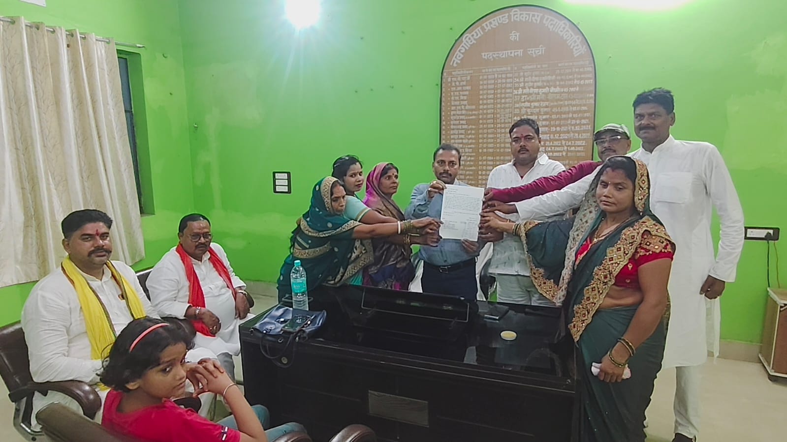 गोपालपुर की सियासत में भूचाल: प्रखंड प्रमुख गायत्री देवी के खिलाफ अविश्वास प्रस्ताव, गोपाल मंडल बोले- जनता के साथ अन्याय नहीं सहेंगे