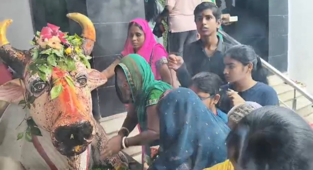 तीसरी सोमवारी पर आस्था का उफान, भक्तों ने भोलेनाथ को अर्पित किया गंगाजल