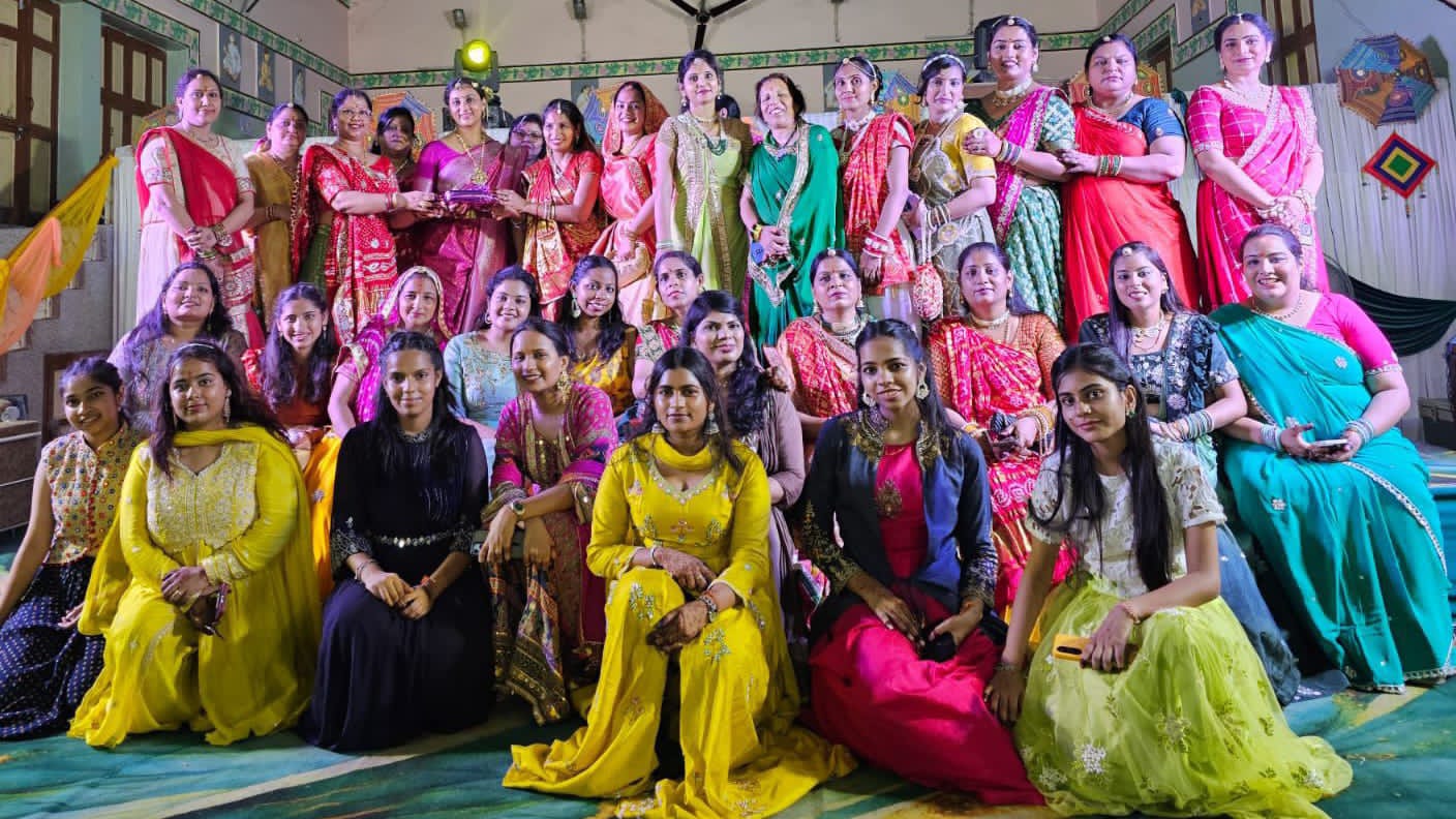 फारबिसगंज में तेरापंथ महिला मंडल के हरियाली तीज पर दिखी राजस्थानी रंग और संस्कृति