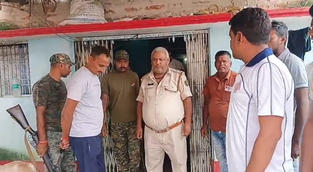 जमुई में दो घरों में भीषण चोरी, लाखों के गहने-नकदी गायब, गांव में दहशत