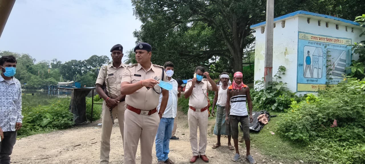 अज्ञात शव मिलने से फैली सनसनी,पुलिस जांच में जुटी