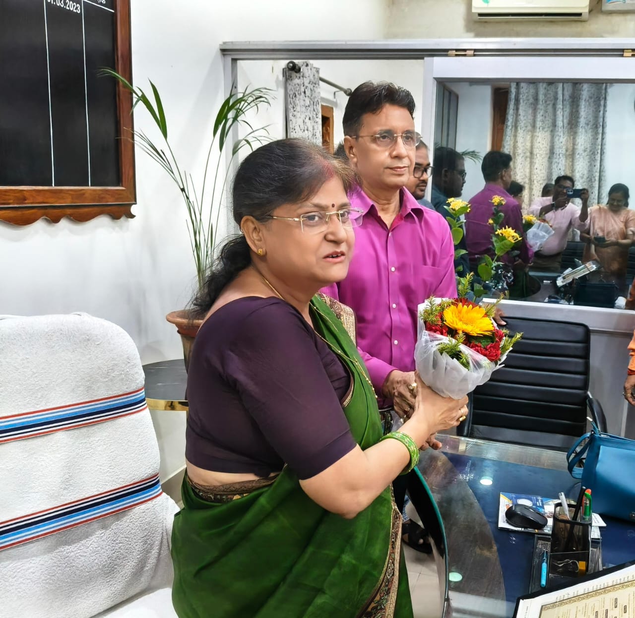 प्रो. निशा झा ने एसएम कॉलेज की 27वीं प्राचार्या के रूप में संभाला कार्यभार