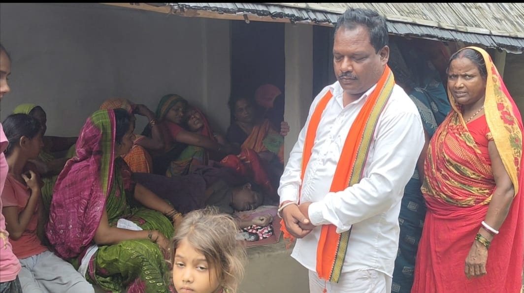 बहेलिया धार में डूबने से किसान की मौत,भाजपा नेता ने शोक संतप्त परिवार को दिया ढांढस