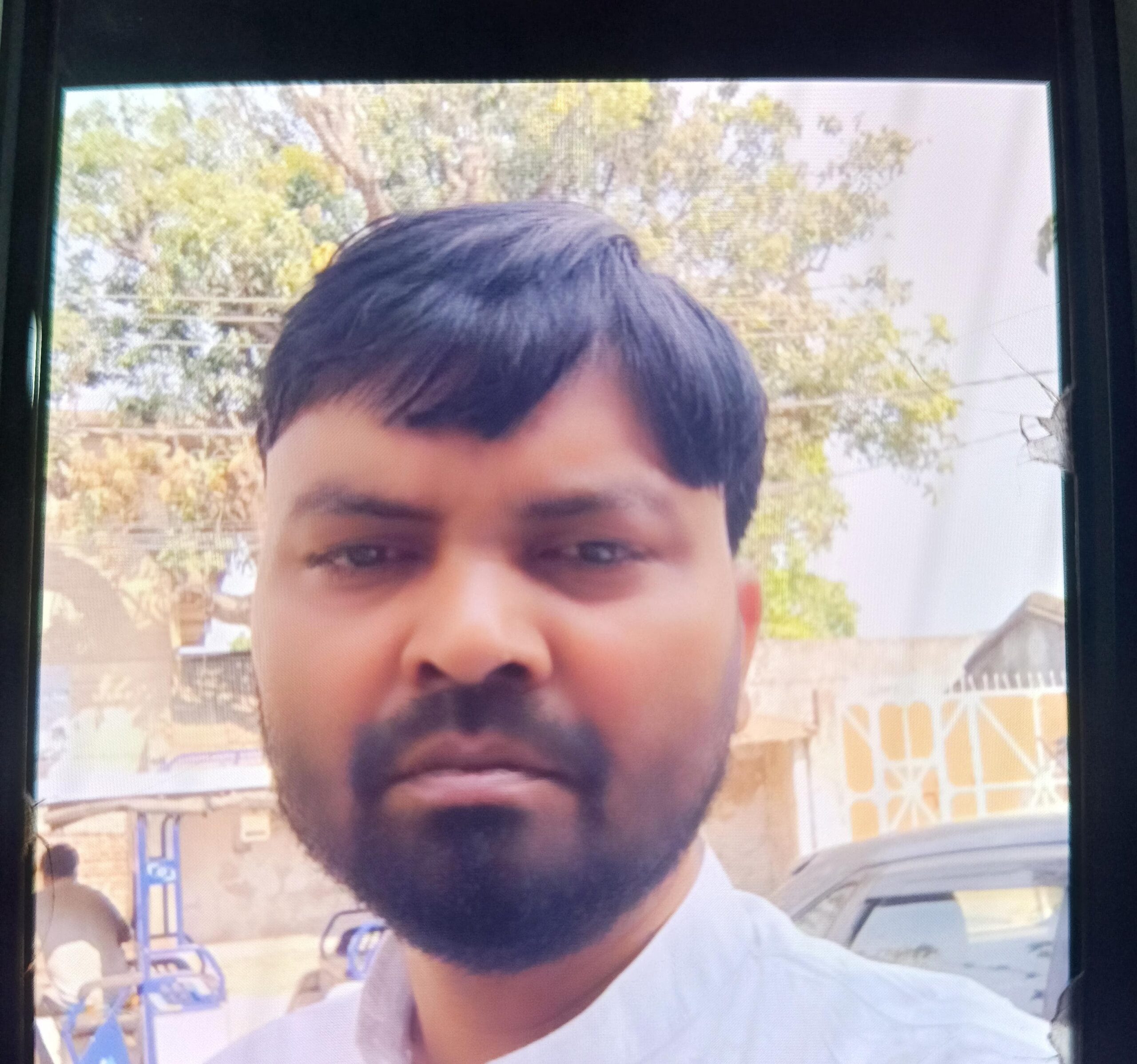 किशनगंज में घर बनाकर रह रहे व्यक्ति से 5 लाख की रंगदारी मांगी, पिटाई के बाद निर्माण सामग्री गायब