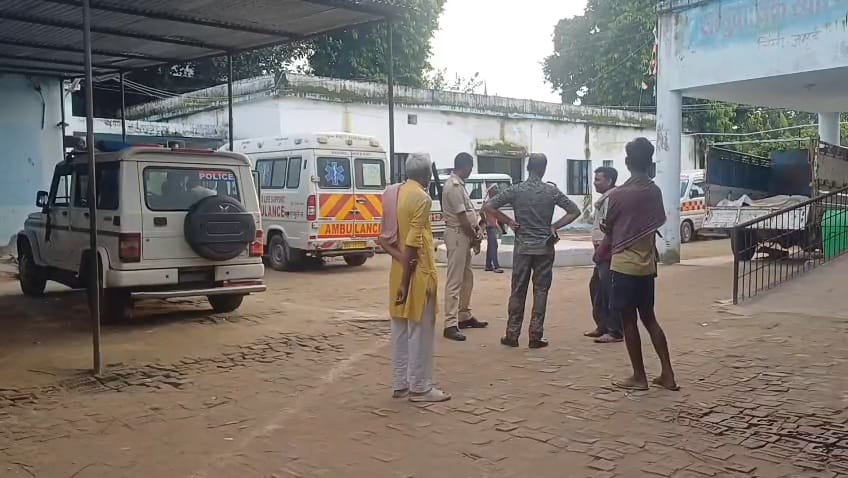 जमुई में पिकअप की टक्कर से पति की मौत, पत्नी-बच्चे घायल