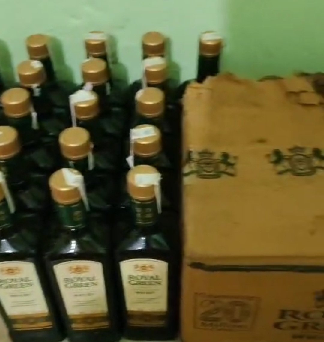 कंटेनर में 2907 लीटर विदेशी शराब जब्त, दो बड़े तस्कर गिरफ्तार