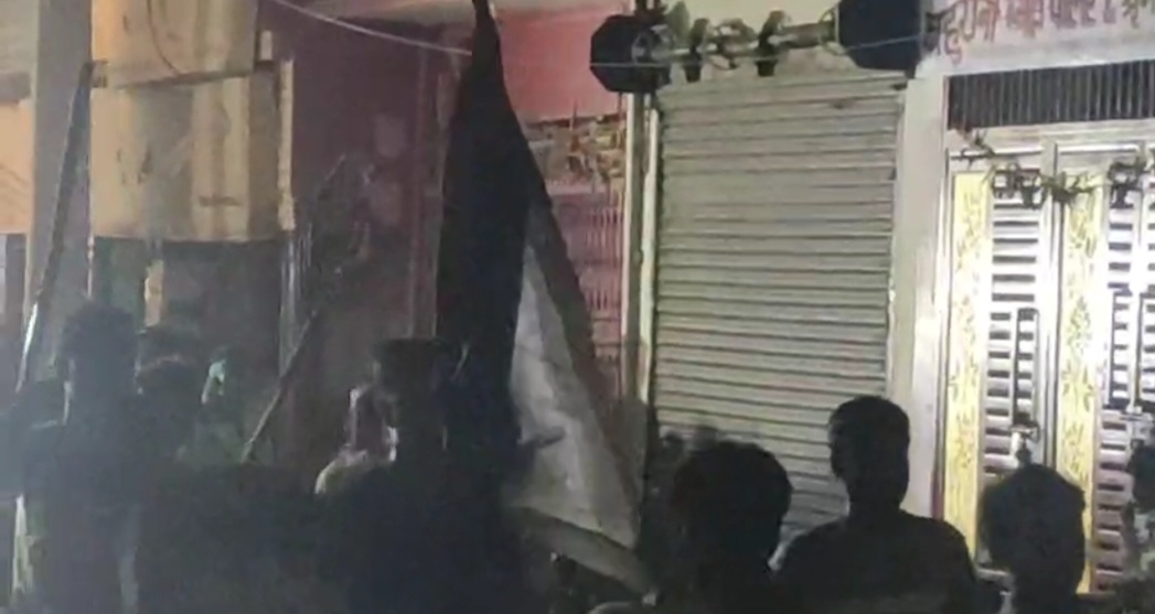 मुंगेर में ताजिया जुलूस में लहराया फिलिस्तीन का झंडा, सोशल मीडिया पर हुआ वायरल, प्रशासन मौन