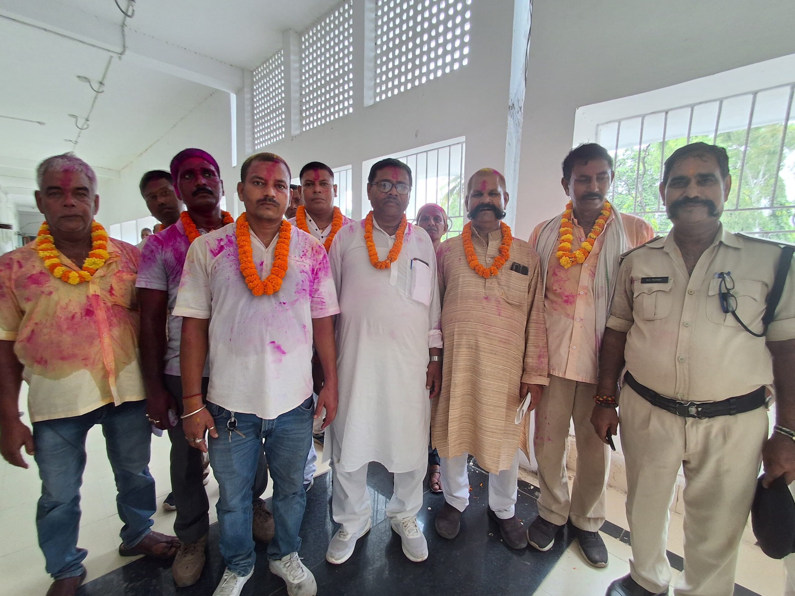 होमगार्ड जवानों ने मांग पूरी होने पर निकाला आभार जुलूस