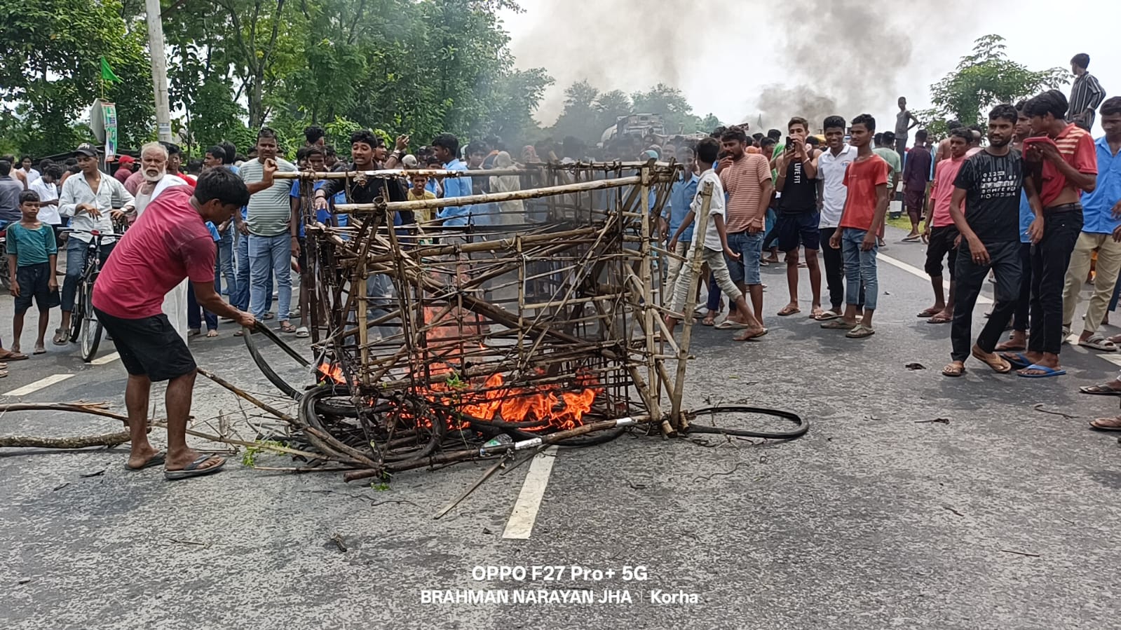 विद्युत करंट की चपेट में आने से 28 गाय की मौत, आक्रोशित ग्रामीणों ने एनएच-31 किया जाम