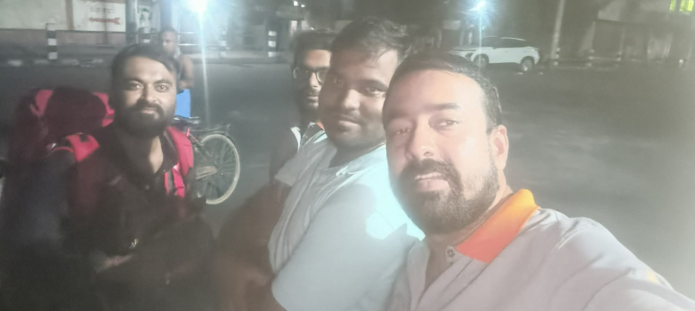 काठमांडू में फंसे कटिहार के मयंक को विराटनगर मायुमं के सदस्यों ने सुरक्षित घर तक पहुंचाया
