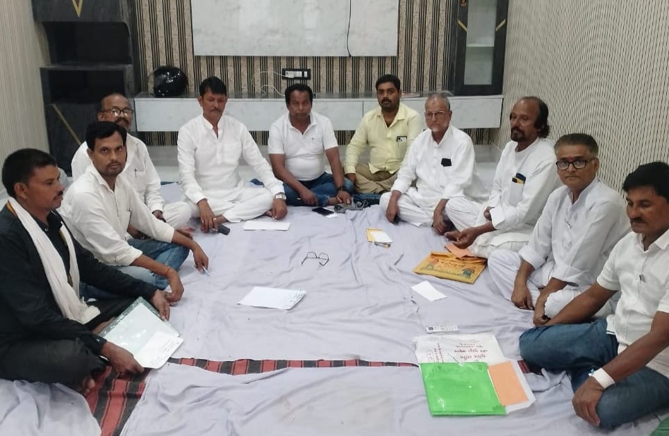 कांग्रेस जिलाध्यक्ष ने सभी प्रखंड अध्यक्ष के साथ बैठक कर प्रत्याशियों के चयन पर की रायशुमारी