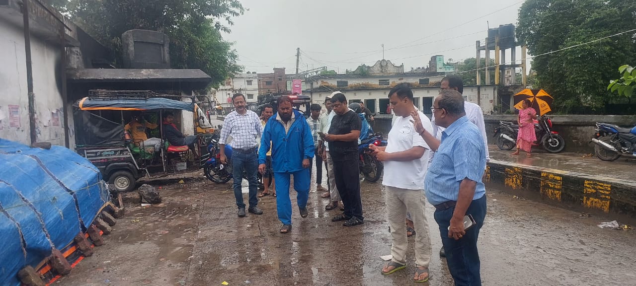 पीएचसी के स्टोर रूम में आगजनी की घटना का स्वास्थ्य विभाग की टीम ने की जांच