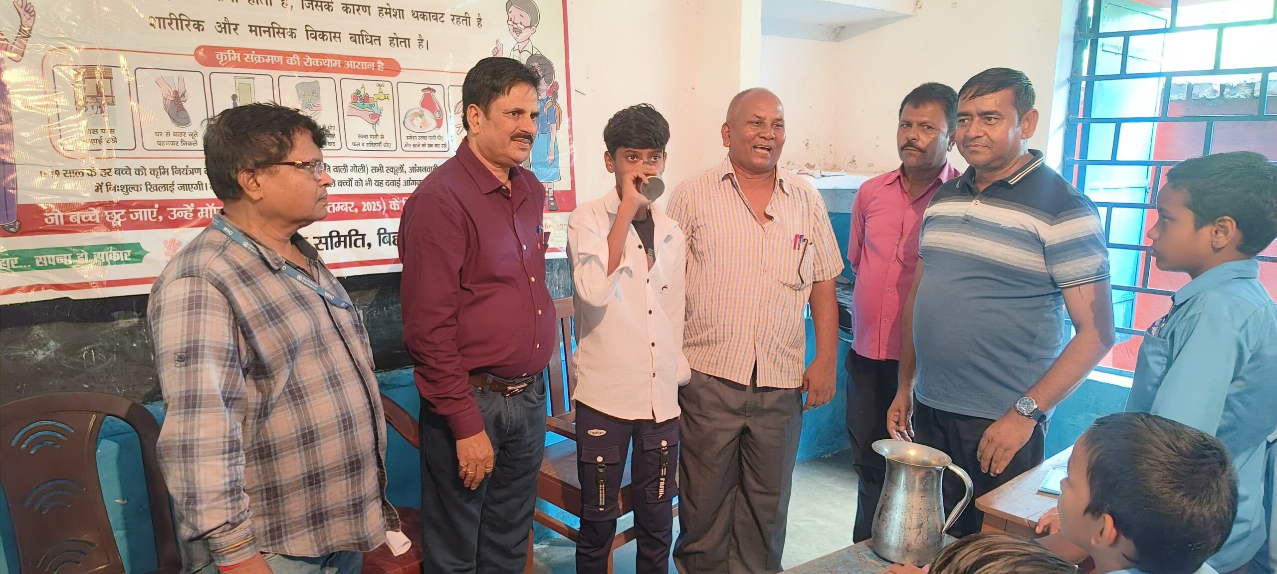 राष्ट्रीय कृमि मुक्ति दिवस को लेकर प्रभारी ने बच्चों को दवा खिलाकर कार्यक्रम का शुभारंभ किया