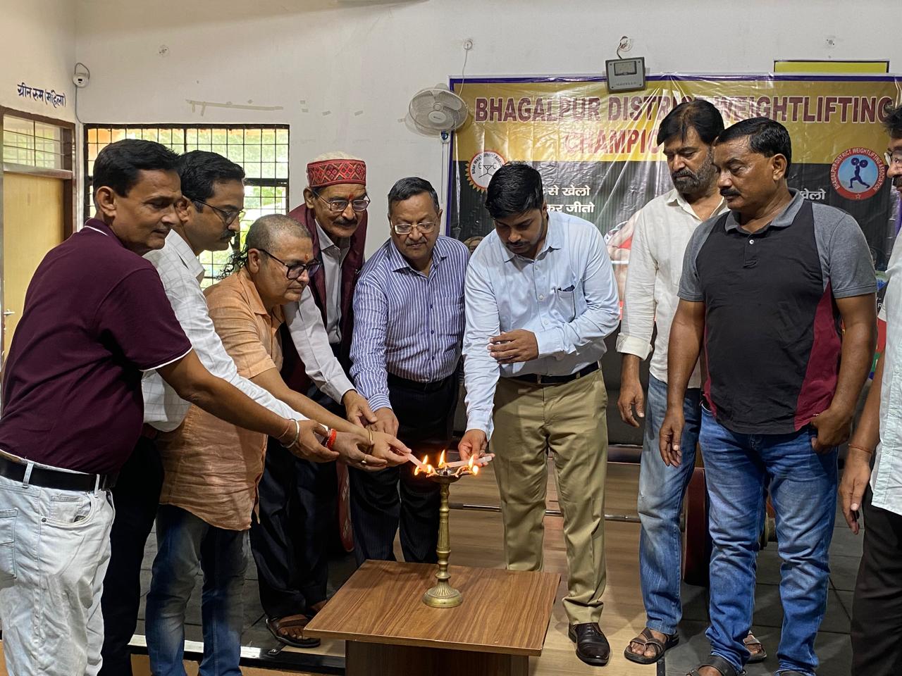 भागलपुर: जिला स्तरीय भारोत्तोलन प्रतियोगिता में प्रतिभाओं ने दिखाया दम, बालक-बालिकाओं ने जीते पुरस्कार