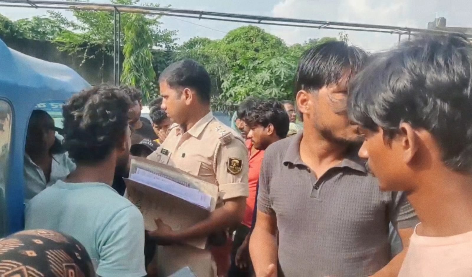 ऑटो किराया के विवाद में चालक ने यात्री को मारा चाकू, गलती का अहसास हुआ तो खुद पहुंचाया अस्पताल, यात्री की मौत,चालक गिरफ्तार
