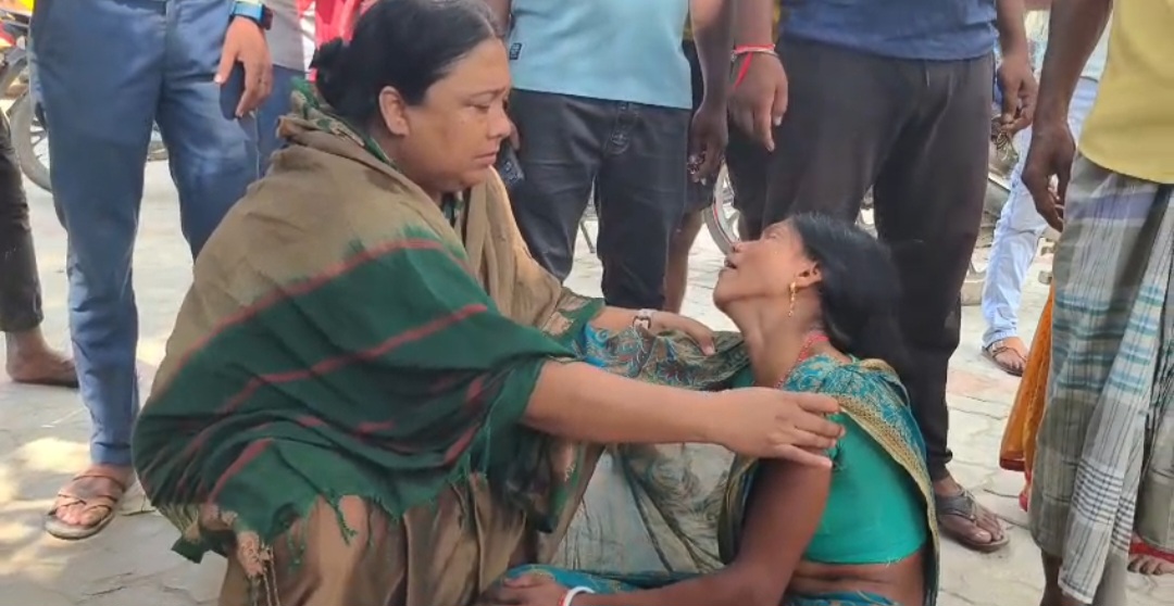 NH-31 पर रफ्तार का कहर: हाइवा-ट्रैक्टर-बाइक की भिड़ंत, एक की मौत, दो घायल