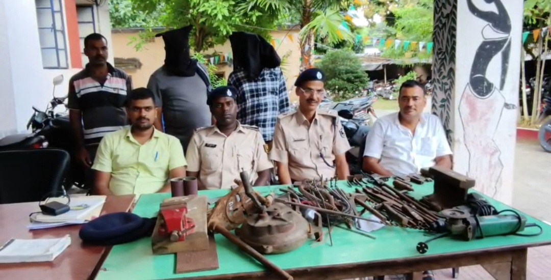 जमुई में एक महीने के भीतर चौथी बार अवैध मिनी गन फैक्ट्री का भंडाफोड़, दो तस्कर गिरफ्तार