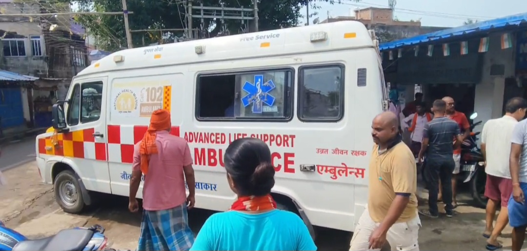 पिकअप-बाइक की टक्कर में दो घायल, रेफर