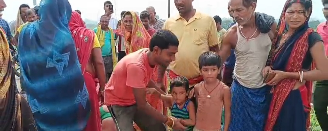 भागलपुर NH-80 पर सड़क हादसा, मजदूर की मौत से गुस्साए परिजन ने किया जाम