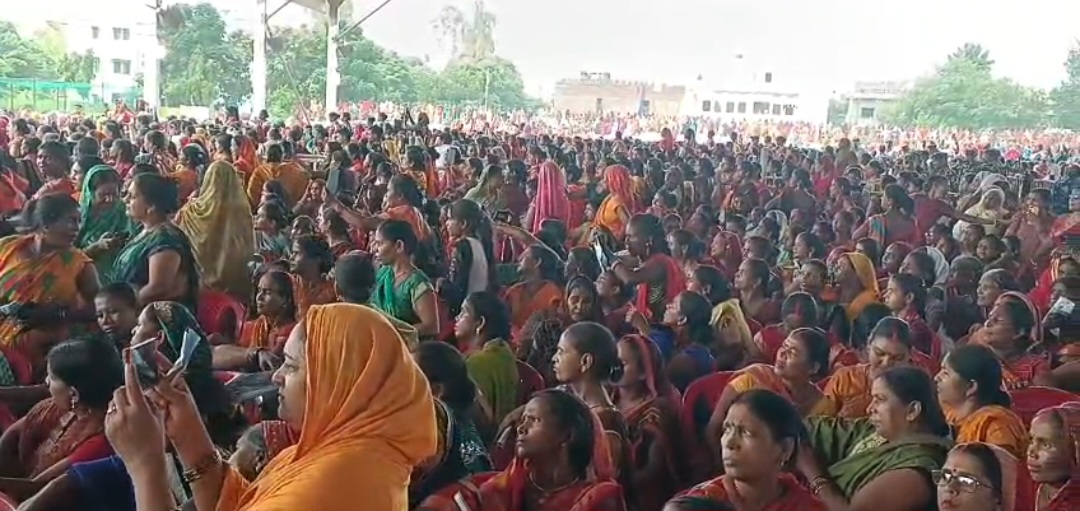 कैमूर में सीएम कार्यक्रम में मोबाइल चोरी: मुखिया और महिला सिपाही के फोन उड़े, प्रशासन की सुरक्षा पर सवाल
