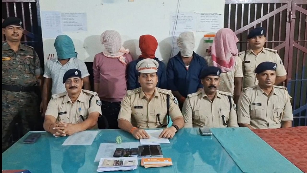 सीएसपी संचालक से 2.40 लाख लूटकांड मामले में गिरोह का पर्दाफाश,पांच गिरफ्तार