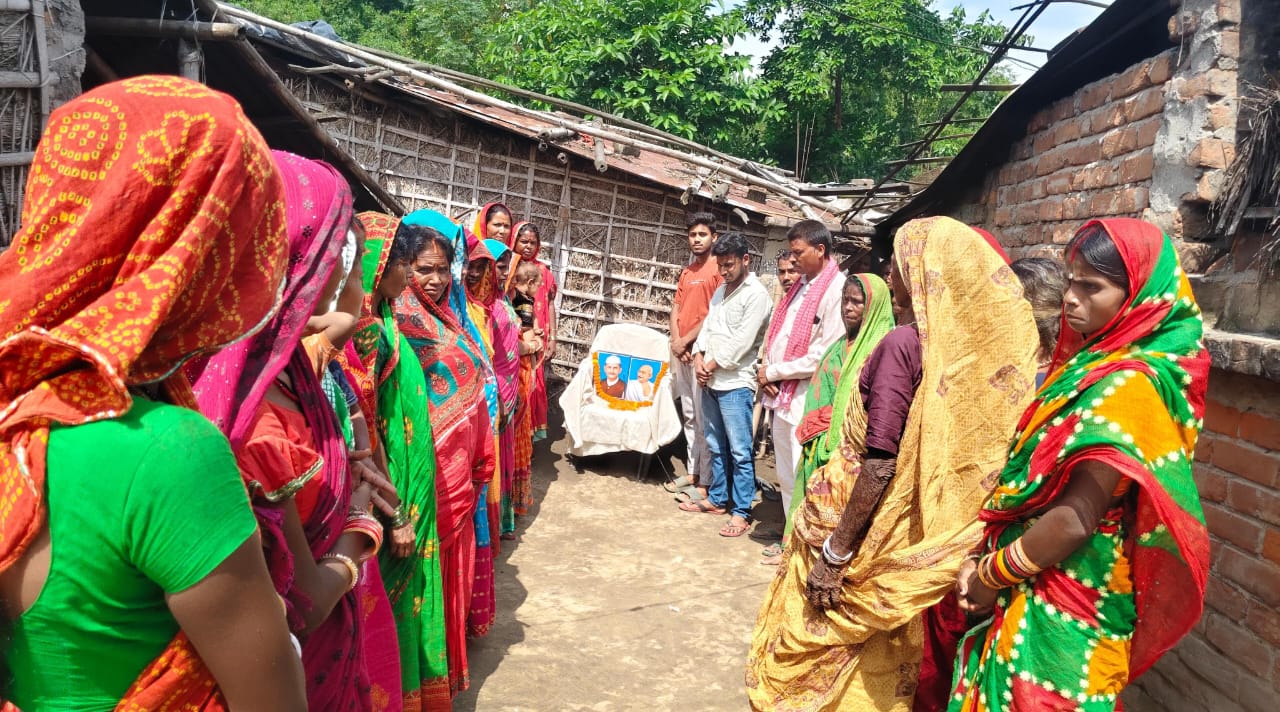 फारबिसगंज के किरकिचिया में जयंती पर याद किए गए महात्मा गांधी और लाल बहादुर शास्त्री