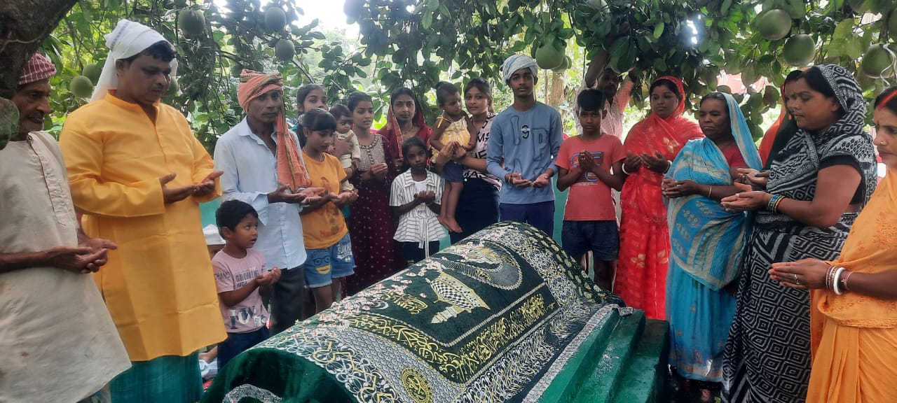 बिहपुर में हजरत नूनुआ शाह का सालाना उर्स-ए-पाक धूमधाम से मनाया गया