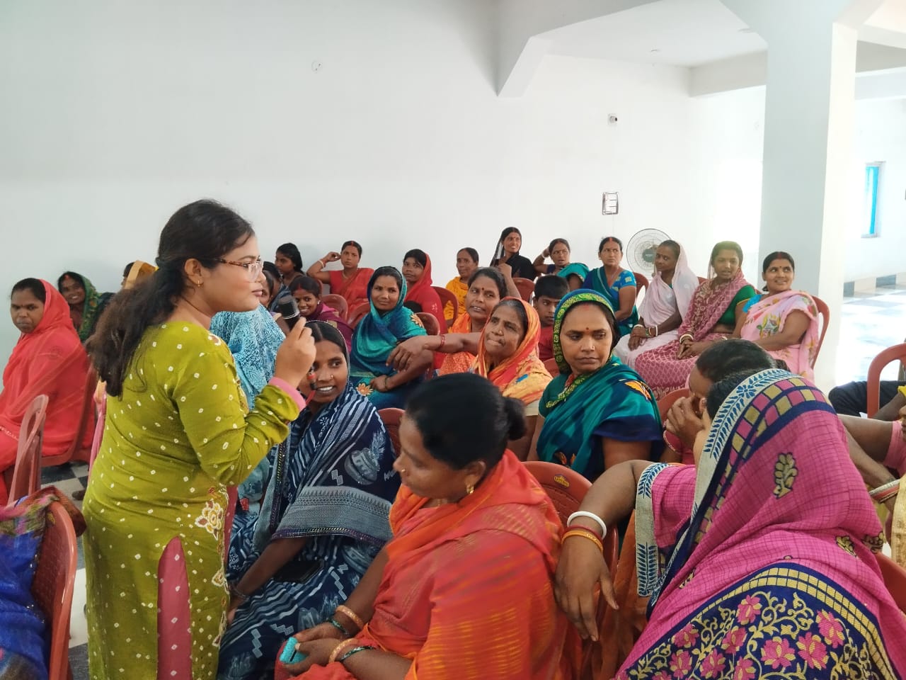 मछली घटने से परेशान महिलाओं के लिए बड़ा मौका: कहलगांव में वैकल्पिक रोजगार कार्यशाला