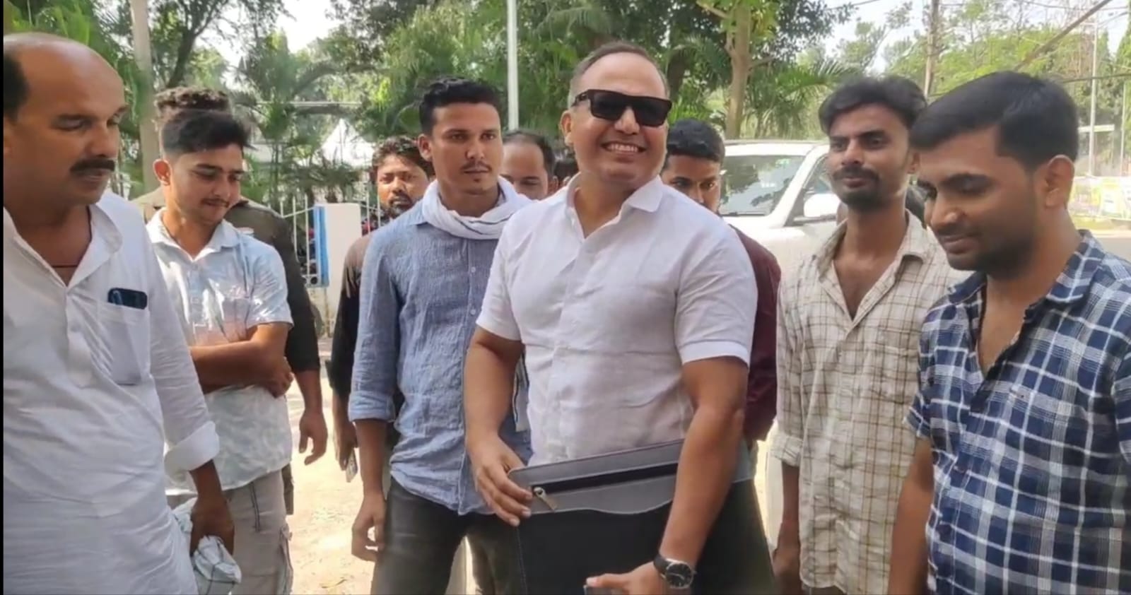 पूर्व आईपीएस अधिकारी अररिया विधानसभा क्षेत्र से निर्दलीय प्रत्याशी के रूप में लड़ेंगे चुनाव,कटवाया एनआर