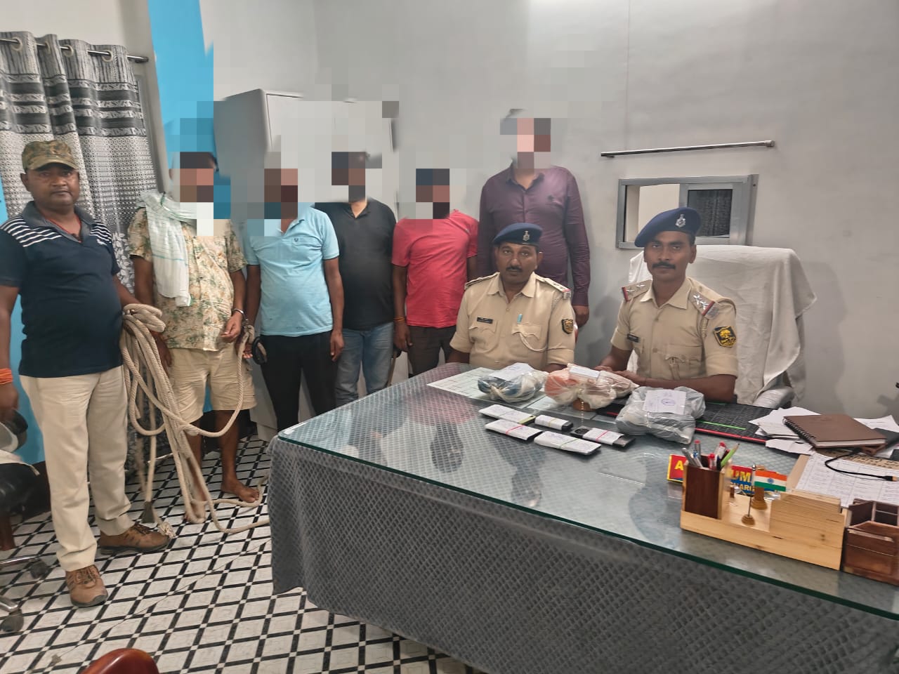 घोघा बाजार डकैती कांड में 5 अपराधी गिरफ्तार, एक फरार