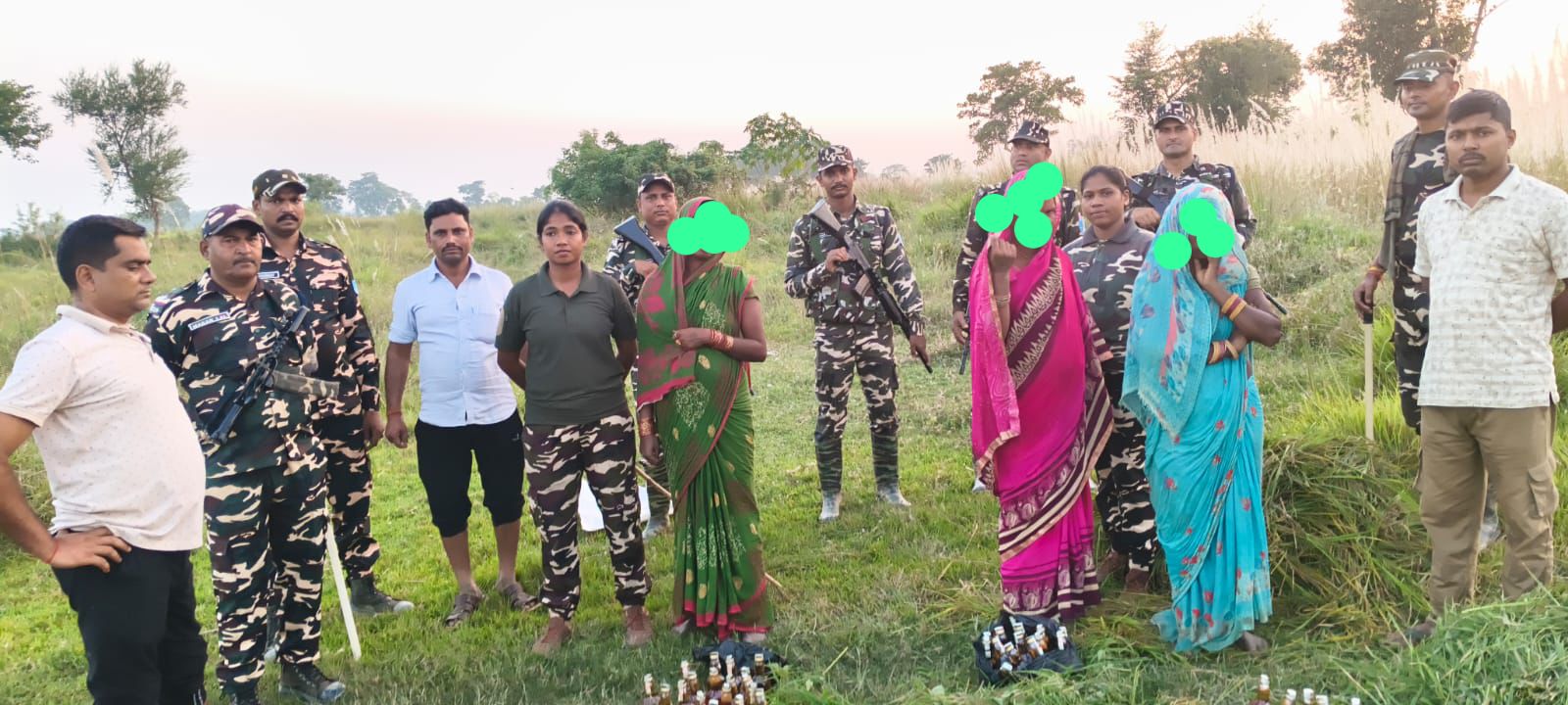 एसएसबी ने 25 लीटर नेपाली शराब के साथ तीन महिला तस्कर को किया गिरफ्तार