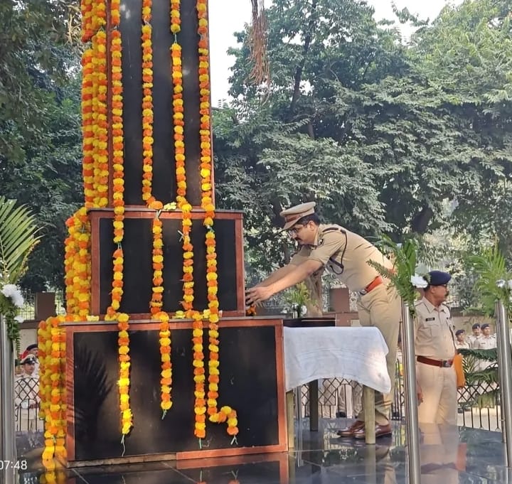 पुलिस स्मृति दिवस पर शहीदों को भावभीनी श्रद्धांजलि, भागलपुर पुलिस ने दी शोक सलामी