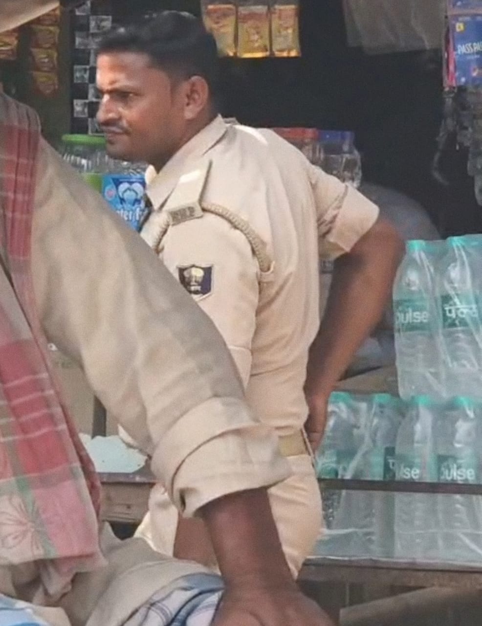 ट्रक चालकों से अवैध वसूली करते सिपाही का वीडियो वायरल,उठ रहा सवाल