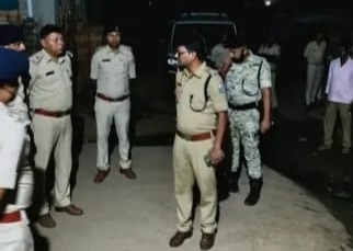 आगामी विधानसभा चुनाव को लेकर धोरैया में पुलिस अधीक्षक ने लिया सुरक्षा व्यवस्था का जायजा