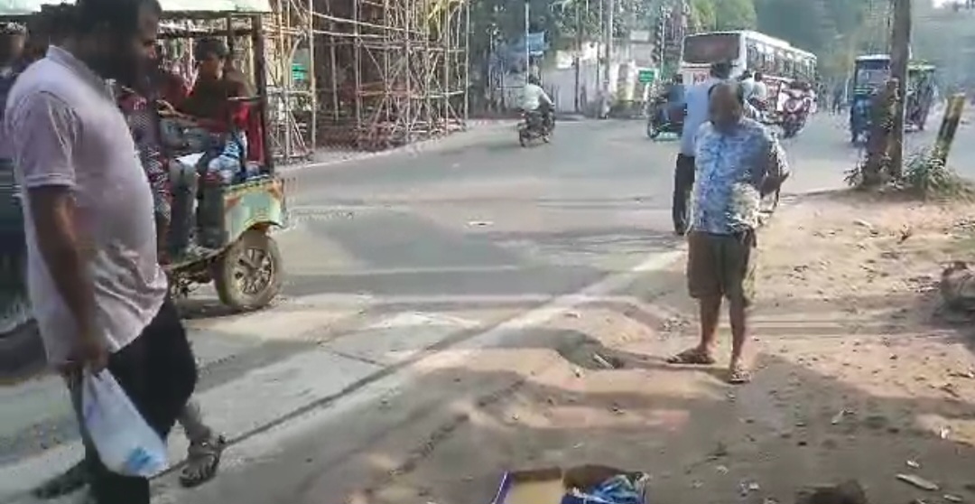 भागलपुर में इंसानियत हुई शर्मसार, काटून में मिला नवजात का शव, इलाके में फैली सनसनी