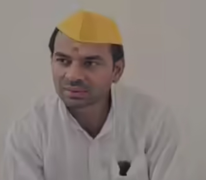 आचार संहिता उल्लंघन : तेज प्रताप यादव पर एफआईआर, प्राइवेट गाड़ी पर पुलिस स्टिकर और सायरन लगाने का आरोप