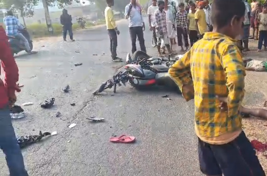 भागलपुर: ऑटो और बाइक की टक्कर में एक युवक की मौत, दूसरा सिल्लीगुड़ी रेफर
