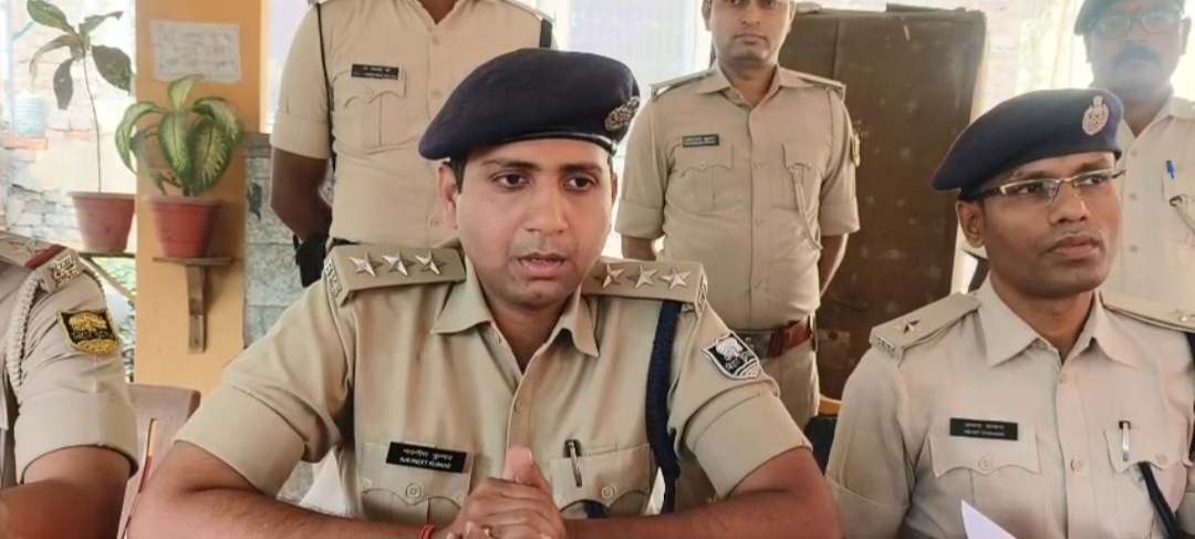 अवैध हथियार के विरुद्ध त्वरित कार्रवाई, दो गिरफ्तार, एक फरार
