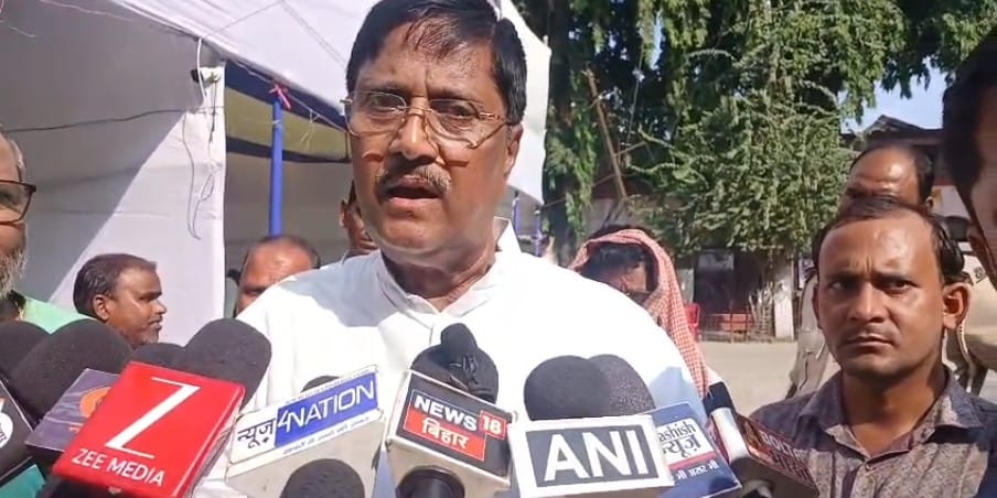 पूर्व मंत्री आफाक आलम ने पप्पू यादव पर लगाए गंभीर आरोप…बोले, टिकट का हुआ सौदा, डील पप्पू ने करवाया, वे झूठ बोल रहे हैं