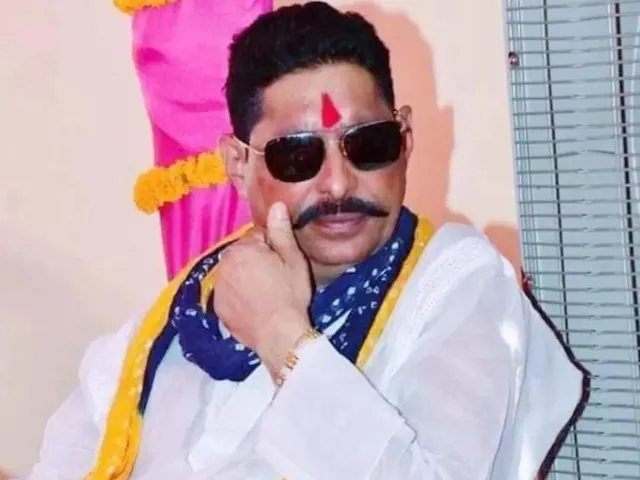 ‘सत्यमेव जयते’ कहकर गिरफ्तार हुए अनंत सिंह, कहा – अब मोकामा की जनता ही लड़ेगी चुनाव