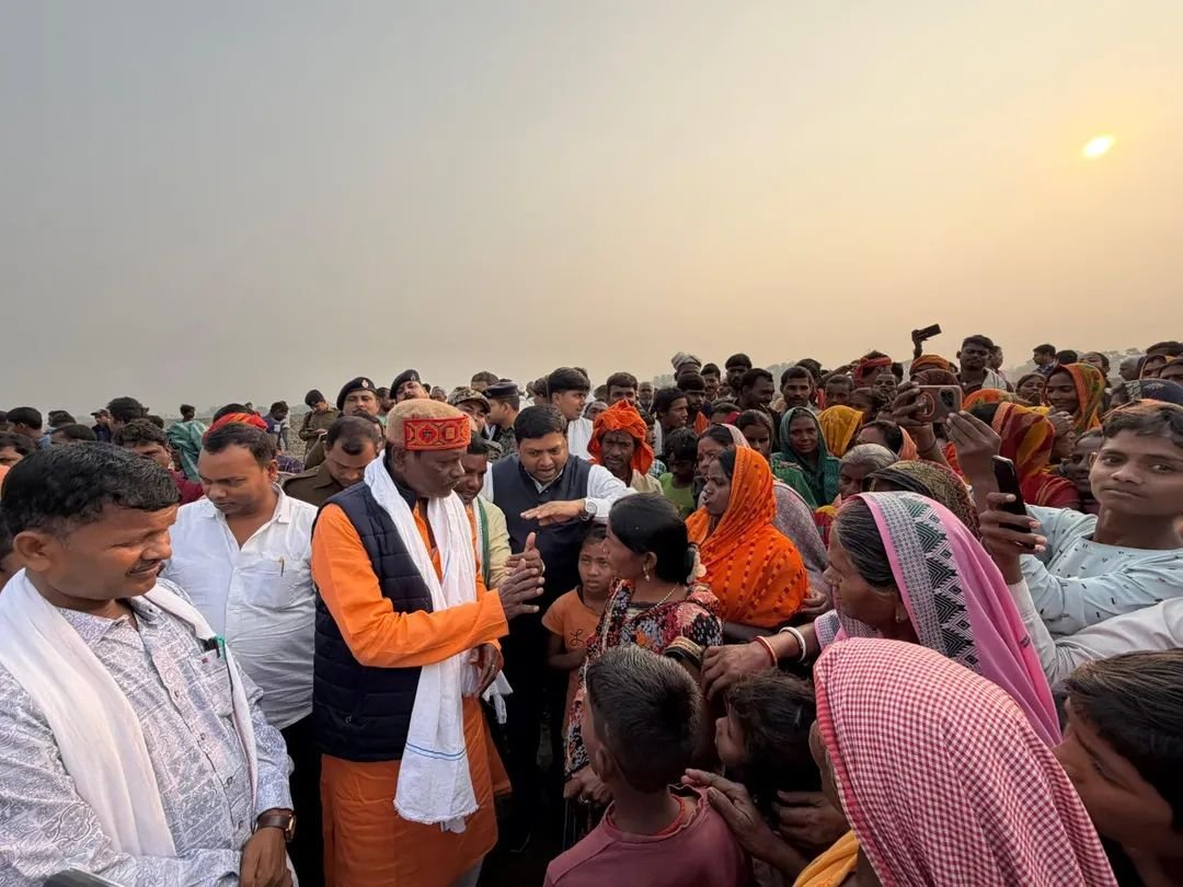 रत्तीपुर पंचायत के बैरिया–रसदपुर में ड्रेजिंग से बढ़ी समस्या, अधिकारियों संग सांसद ने किया स्थल निरीक्षण, तत्काल प्रभाव से कार्य रोकने का निर्देश