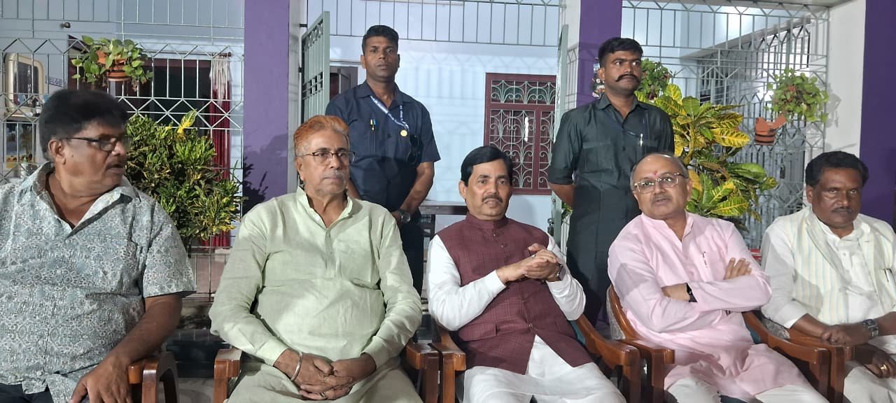 नीतीश के नेतृत्व में एक स्थिर और जन हितैषी सरकार बनेगी : सैयद शाहनवाज हुसैन