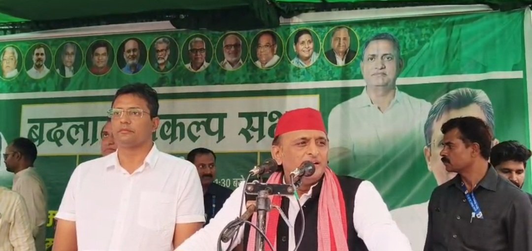 अखिलेश यादव ने कहा-नीतीश कुमार जान गए हैं कि अब वह मुख्यमंत्री नहीं बनने वाले हैं, इसलिए दूसरे के गले में पहले ही माला डाल रहे हैं