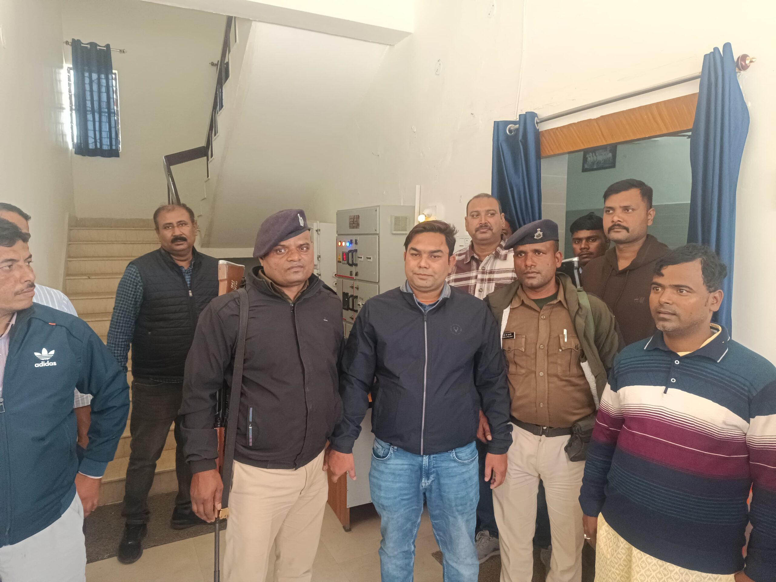 किशनगंज में 2.50 लाख रुपये घूस लेते राजस्व कर्मचारी रंगे हाथों गिरफ्तार