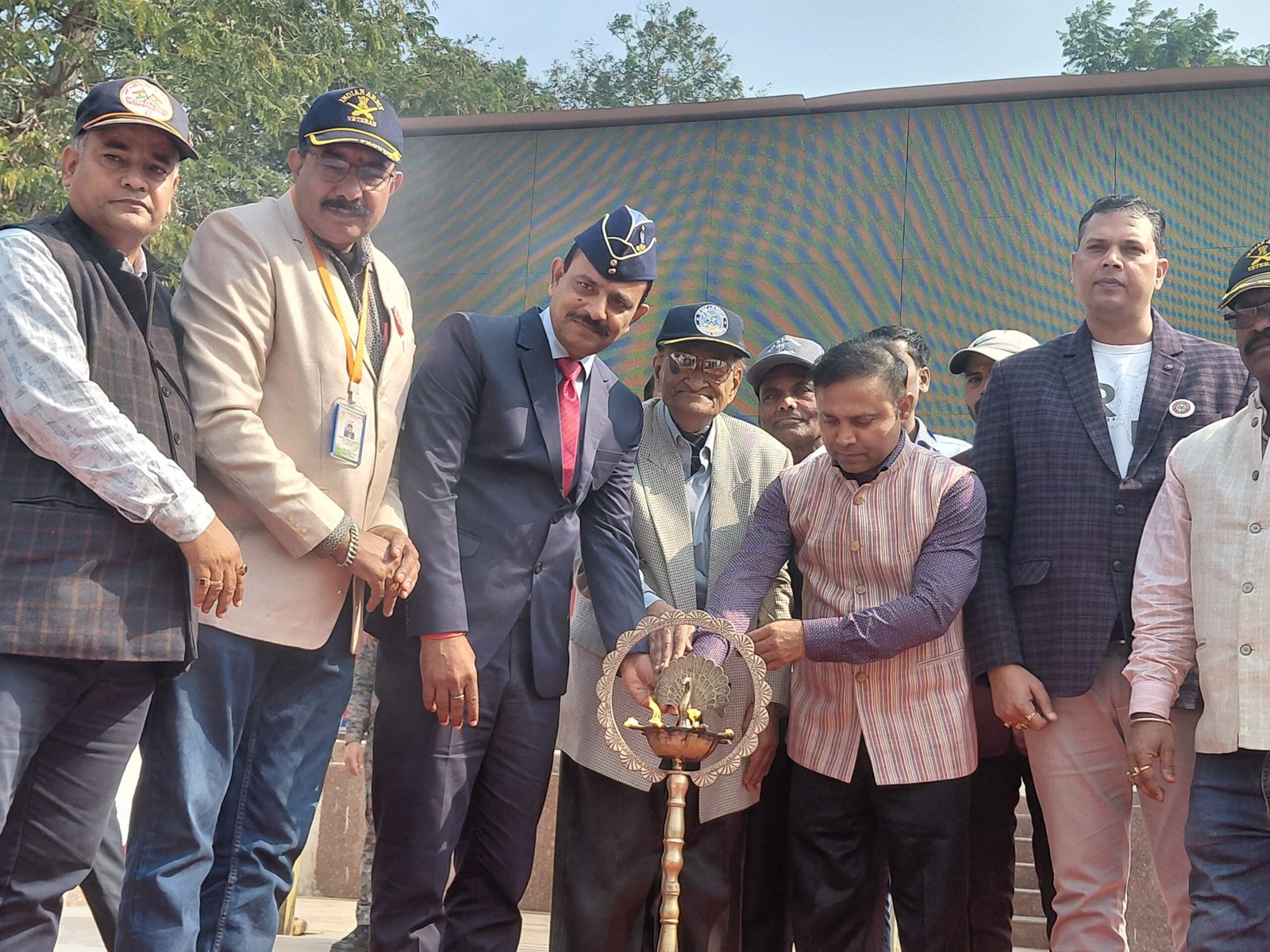 सशस्त्र झंडा दिवस पर ‘शौर्य संवाद’ : वीर नारियों और भूतपूर्व सैनिकों का हुआ सम्मान