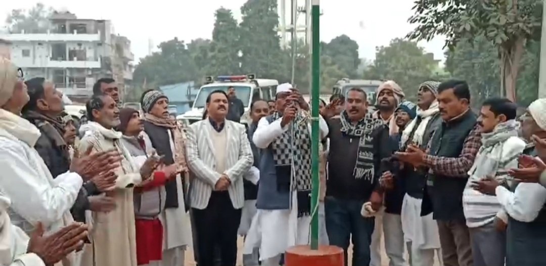 कैमूर में कांग्रेस जिला कार्यालय के बाहर मिले शराब के रेपर, सांसद मनोज राम बोले-पार्टी को बदनाम करने की साजिश, शराबबंदी सिर्फ कागज़ों में